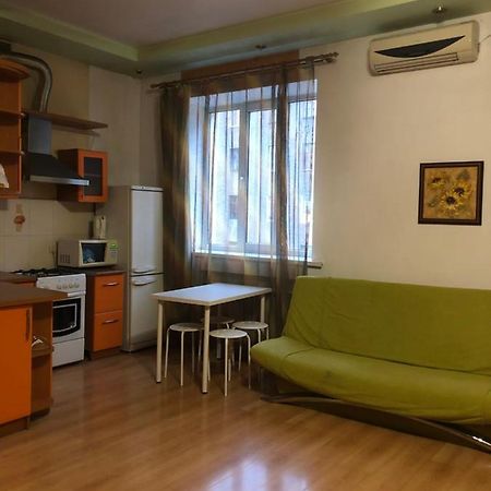 Квартира-Студия На Котляра Charkov Exteriér fotografie